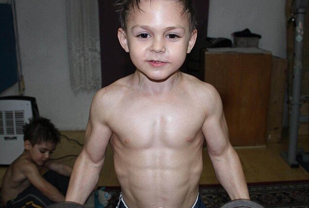 Conheça os irmãos de 7 e 9 anos considerados os mais fortes do mundo para suas idades