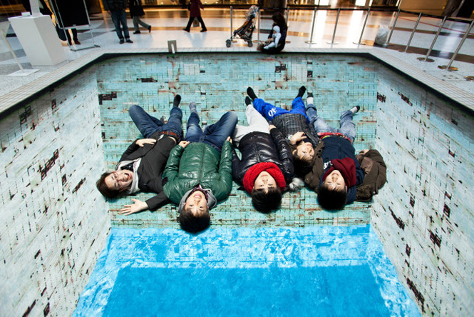 Piscina tridimensional "assusta" visitantes em shopping japonês